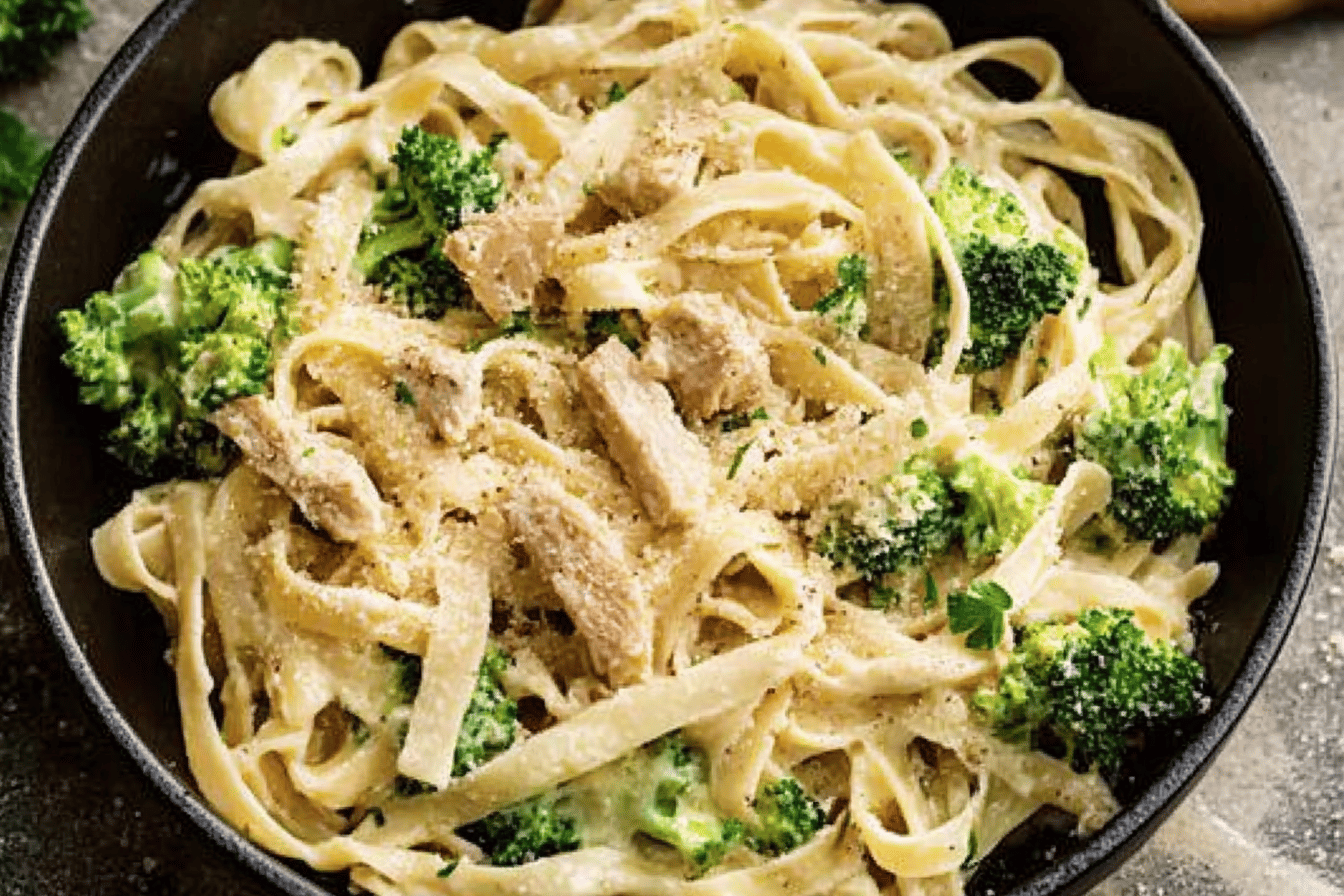 Hähnchen-Brokkoli-Alfredo