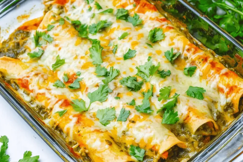 Hähnchen-Enchiladas In Grüner Soße