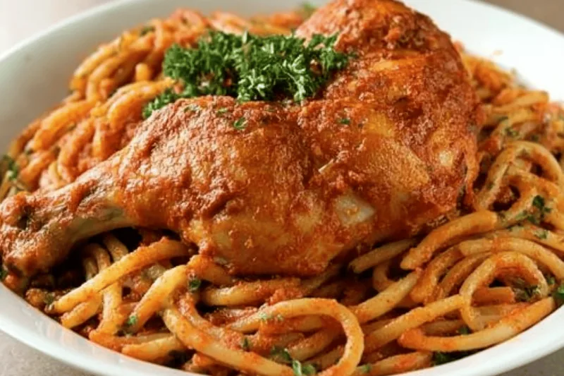 Deliciosos Tallarines Rojos Con Pollo