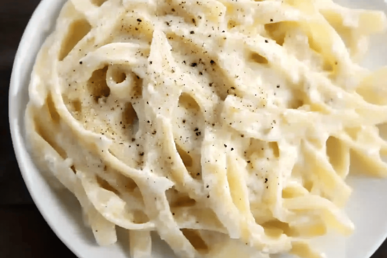 Just Only 4-Ingredient Alfredo Sauce (Creamy Version)